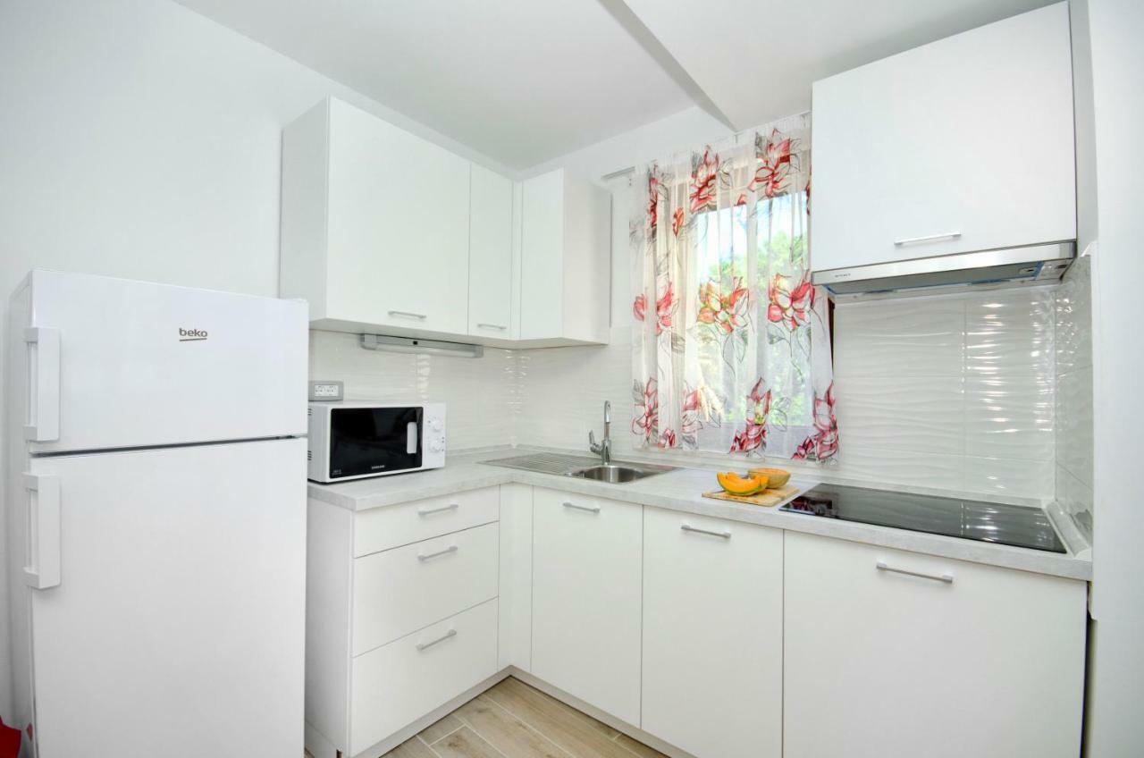 Apartments Keli Каштела Екстер'єр фото